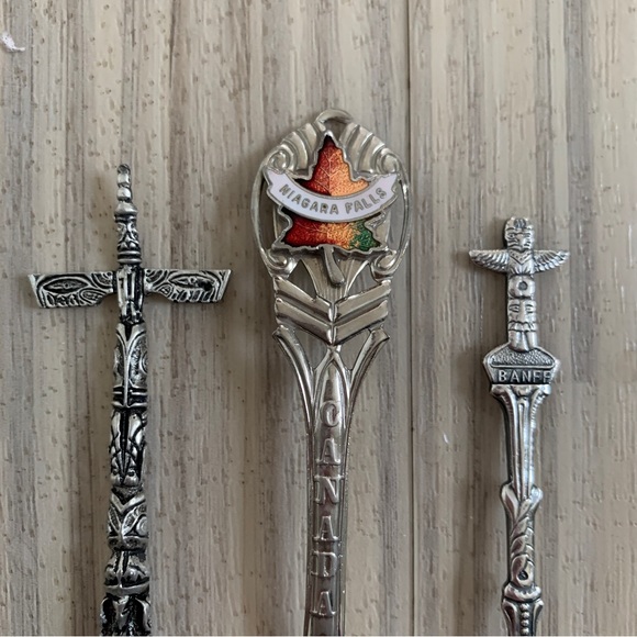 Set of Candidan Souvenir Spoons - Picture 4 of 6